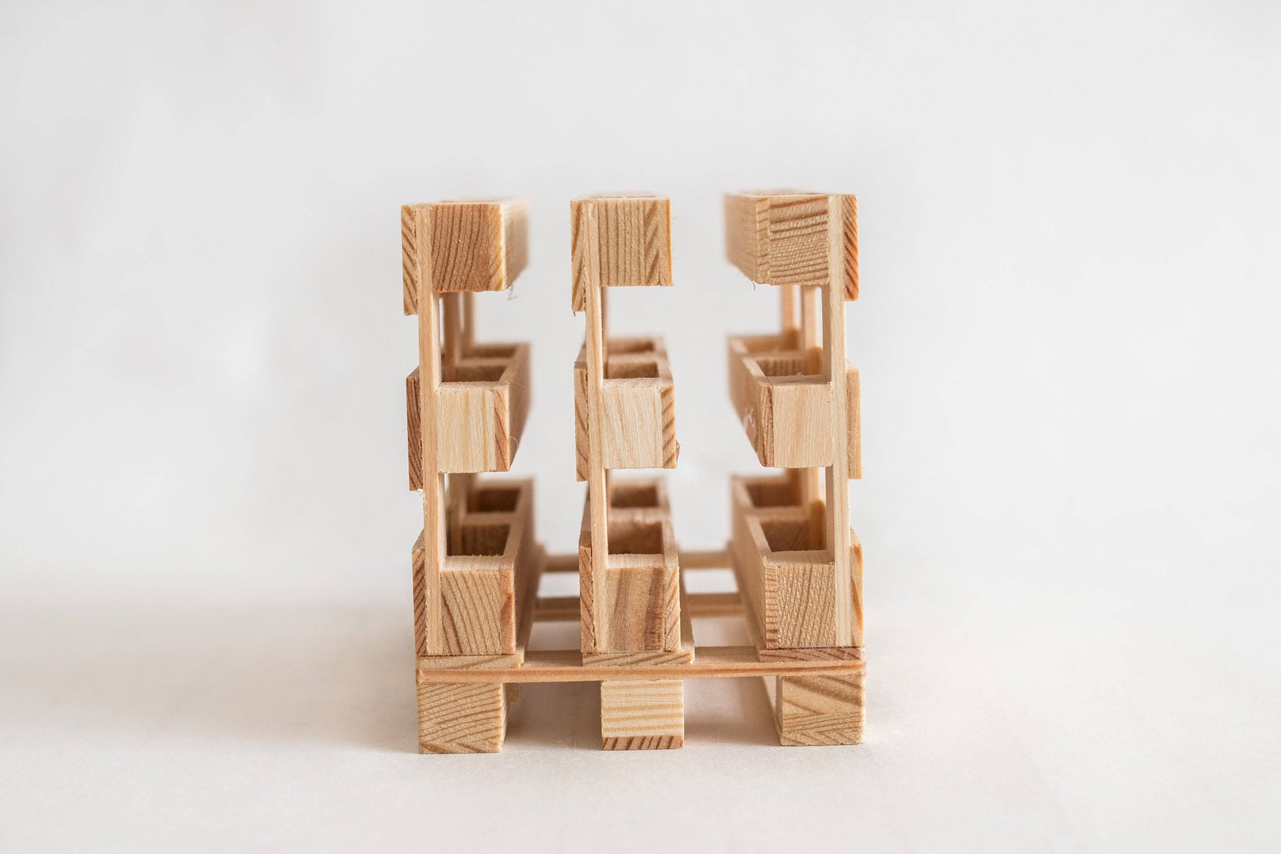 Wood miniature pallet desk organize - EWART WOODS